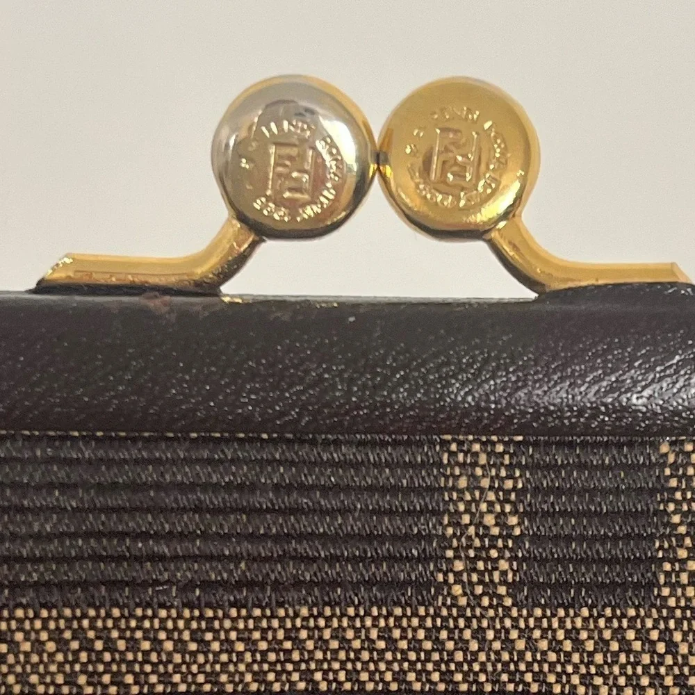 Vintage Fendi Kisslock Card Holder Wallet Rare EUC Italy